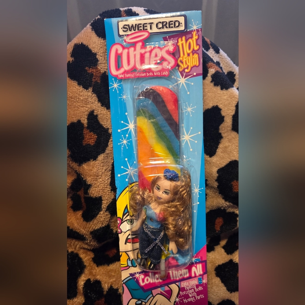 Collectible Sweet Cred Cuties Hot Stylin Porcelain Doll Collectable